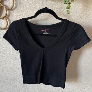 Black cropped baby tee S